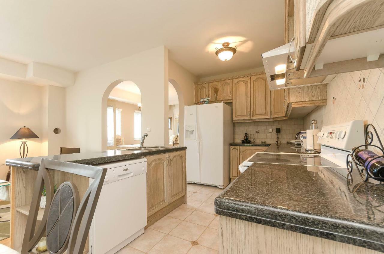 Apartment Canada Dream Vacation Srima Dış mekan fotoğraf