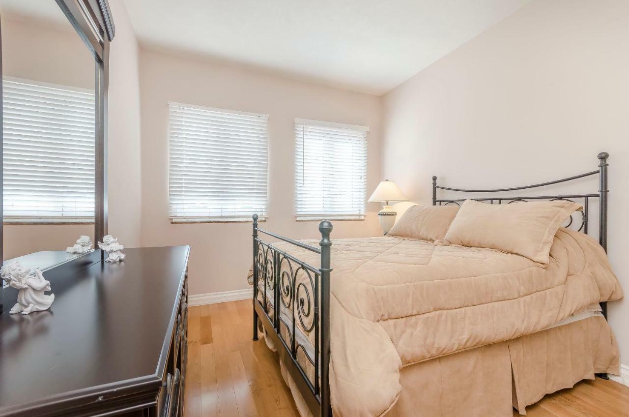 Apartment Canada Dream Vacation Srima Dış mekan fotoğraf